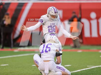 Thumbnail 3 in Lehi vs. Stansbury (UHSAA 5A Semifinal) photogallery.