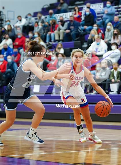 Thumbnail 3 in Roncalli vs. Perry Meridian (IHSAA 4A Sectional Championship) photogallery.