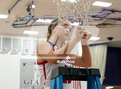 Thumbnail 3 in Roncalli vs. Perry Meridian (IHSAA 4A Sectional Championship) photogallery.