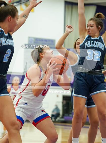 Thumbnail 3 in Roncalli vs. Perry Meridian (IHSAA 4A Sectional Championship) photogallery.