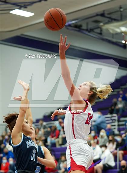 Thumbnail 1 in Roncalli vs. Perry Meridian (IHSAA 4A Sectional Championship) photogallery.