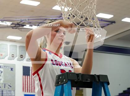 Thumbnail 3 in Roncalli vs. Perry Meridian (IHSAA 4A Sectional Championship) photogallery.
