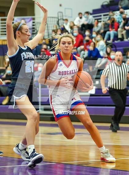 Thumbnail 3 in Roncalli vs. Perry Meridian (IHSAA 4A Sectional Championship) photogallery.