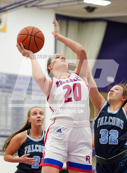 Thumbnail 2 in Roncalli vs. Perry Meridian (IHSAA 4A Sectional Championship) photogallery.