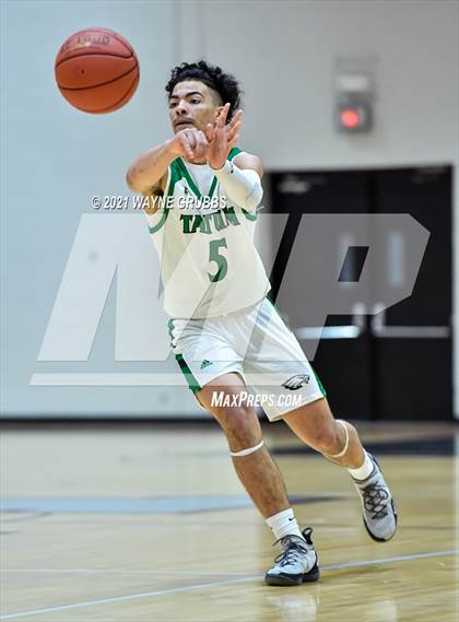 Thumbnail 1 in White Oak @ Tatum (UIL 3A Regional Semifinal) photogallery.
