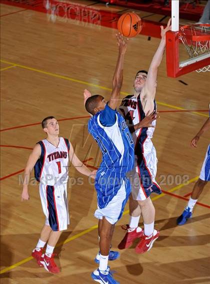 Thumbnail 3 in Tesoro vs. Jordan (MaxPreps Holiday Classic) photogallery.