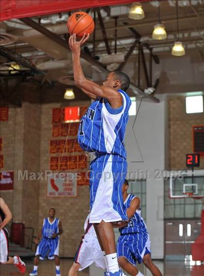 Thumbnail 2 in Tesoro vs. Jordan (MaxPreps Holiday Classic) photogallery.