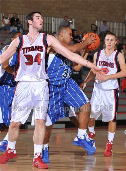 Thumbnail 1 in Tesoro vs. Jordan (MaxPreps Holiday Classic) photogallery.