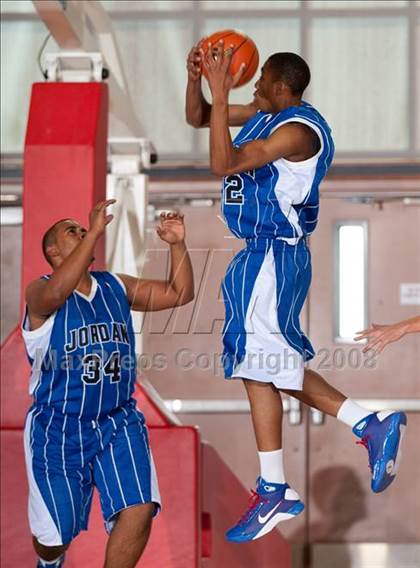 Thumbnail 1 in Tesoro vs. Jordan (MaxPreps Holiday Classic) photogallery.