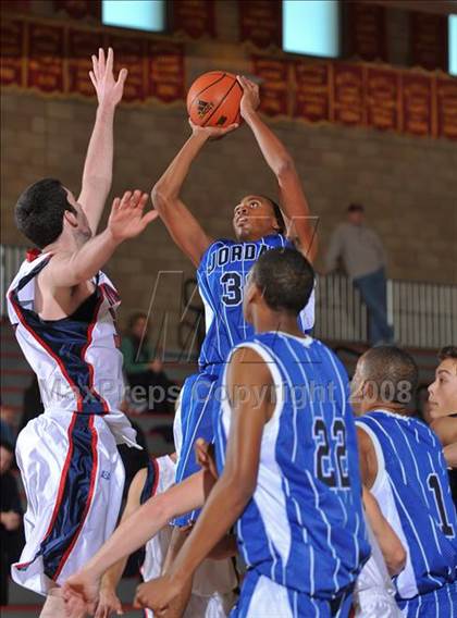 Thumbnail 2 in Tesoro vs. Jordan (MaxPreps Holiday Classic) photogallery.