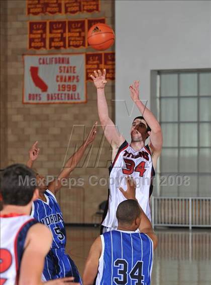 Thumbnail 3 in Tesoro vs. Jordan (MaxPreps Holiday Classic) photogallery.
