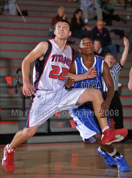 Thumbnail 3 in Tesoro vs. Jordan (MaxPreps Holiday Classic) photogallery.