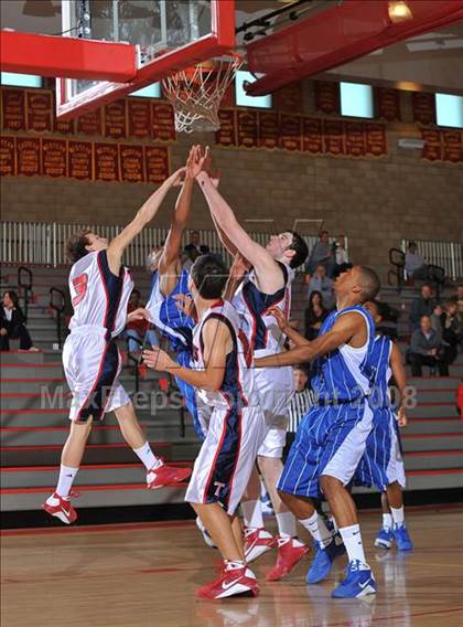 Thumbnail 3 in Tesoro vs. Jordan (MaxPreps Holiday Classic) photogallery.