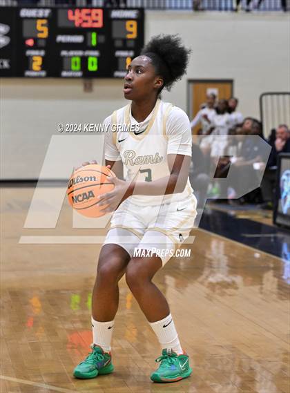 Thumbnail 3 in Grayson vs. IMG Academy (MLK Day Classic) photogallery.