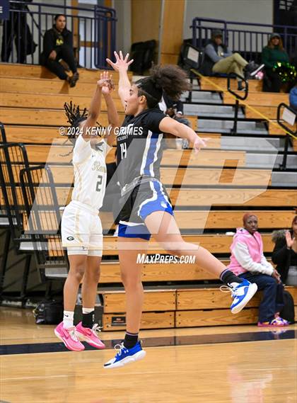 Thumbnail 3 in Grayson vs. IMG Academy (MLK Day Classic) photogallery.