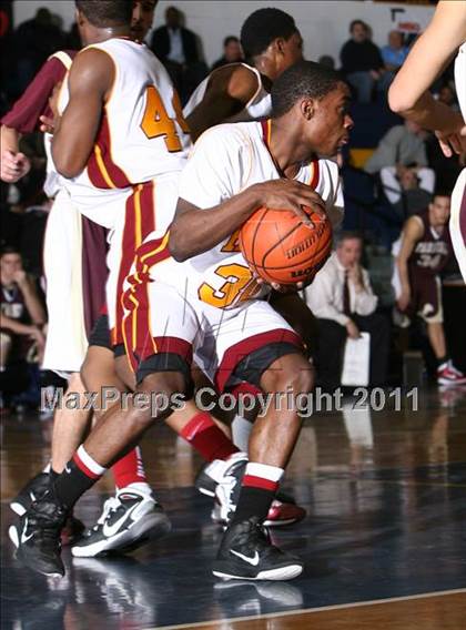 Thumbnail 1 in Cardinal Hayes vs. Monsignor Farrell (CHSAA Class A Quarterfinal) photogallery.