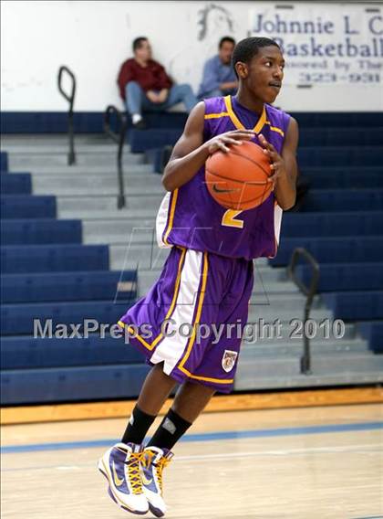 Thumbnail 1 in Cathedral vs. Lynwood (Johnnie Cochran Classic) photogallery.