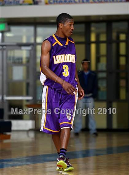 Thumbnail 2 in Cathedral vs. Lynwood (Johnnie Cochran Classic) photogallery.