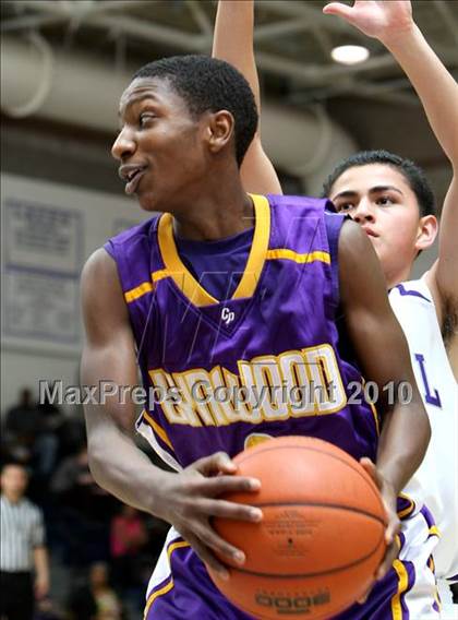 Thumbnail 2 in Cathedral vs. Lynwood (Johnnie Cochran Classic) photogallery.