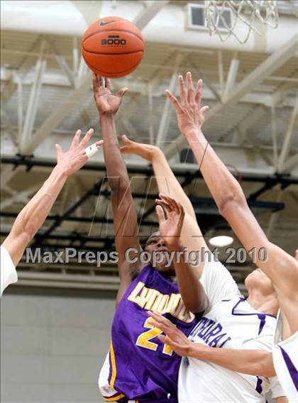 Thumbnail 1 in Cathedral vs. Lynwood (Johnnie Cochran Classic) photogallery.