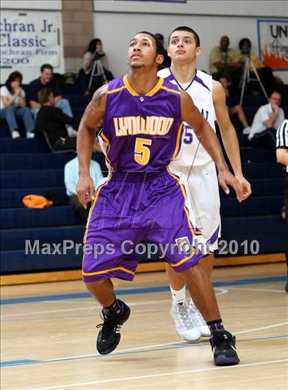 Thumbnail 2 in Cathedral vs. Lynwood (Johnnie Cochran Classic) photogallery.