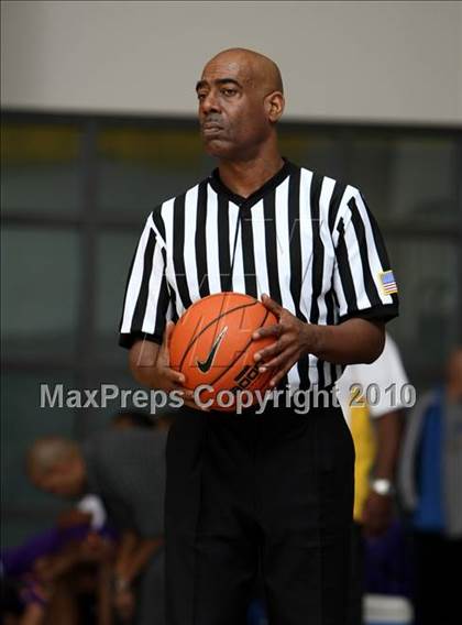 Thumbnail 2 in Cathedral vs. Lynwood (Johnnie Cochran Classic) photogallery.