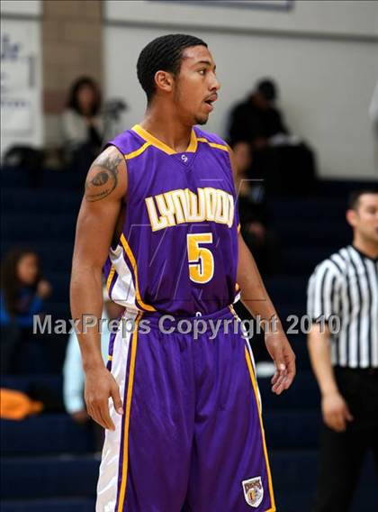 Thumbnail 3 in Cathedral vs. Lynwood (Johnnie Cochran Classic) photogallery.