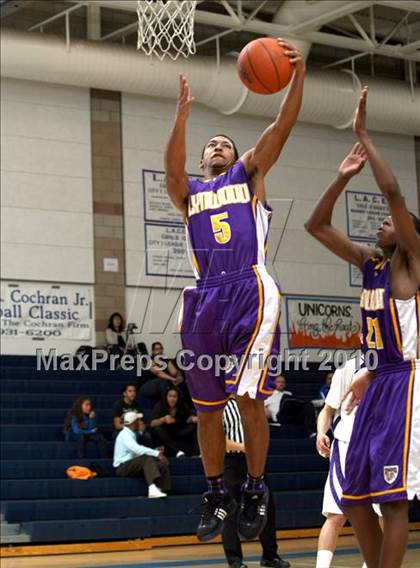 Thumbnail 2 in Cathedral vs. Lynwood (Johnnie Cochran Classic) photogallery.
