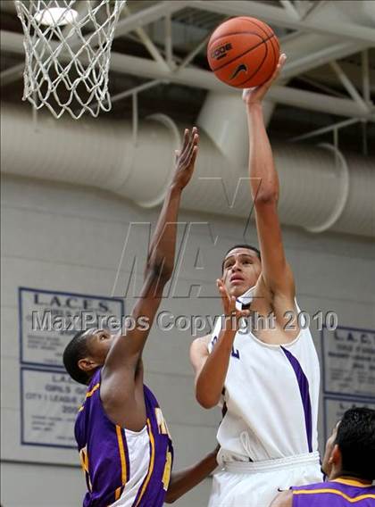 Thumbnail 3 in Cathedral vs. Lynwood (Johnnie Cochran Classic) photogallery.