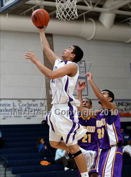 Thumbnail 2 in Cathedral vs. Lynwood (Johnnie Cochran Classic) photogallery.