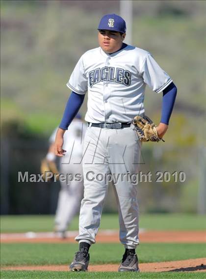Thumbnail 1 in Desert Edge vs. San Elizario (Coach Bob National Invitational) photogallery.