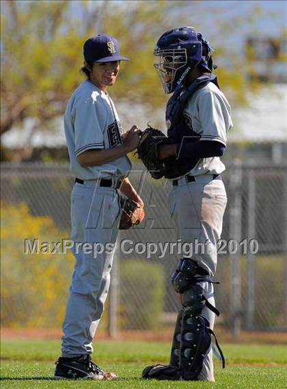 Thumbnail 2 in Desert Edge vs. San Elizario (Coach Bob National Invitational) photogallery.