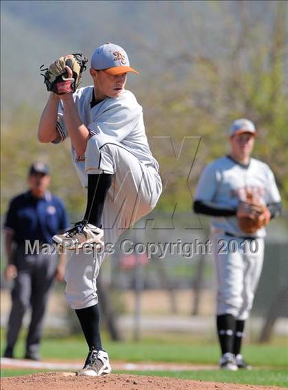 Thumbnail 2 in Desert Edge vs. San Elizario (Coach Bob National Invitational) photogallery.