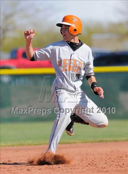 Thumbnail 1 in Desert Edge vs. San Elizario (Coach Bob National Invitational) photogallery.