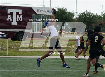 Thumbnail 3 in Chapel Hill vs. Kaufman (Texas State 7-on-7 Tournament) photogallery.
