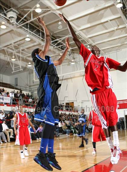 Thumbnail 1 in Windward vs. Leuzinger (Pangos Dream Classic) photogallery.