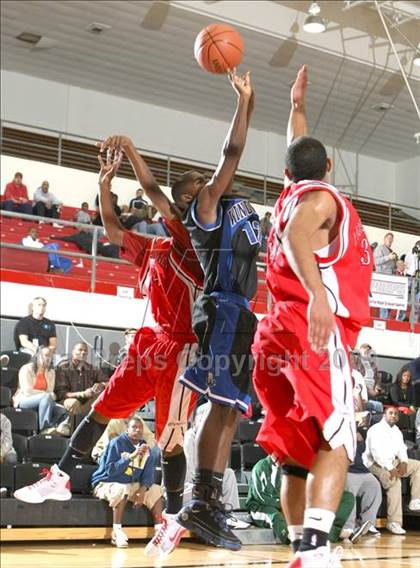 Thumbnail 3 in Windward vs. Leuzinger (Pangos Dream Classic) photogallery.