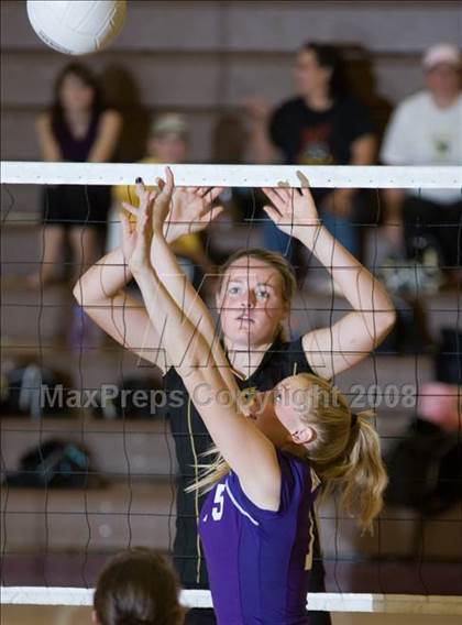 Thumbnail 2 in Buhach Colony vs Bret Harte (Oakdale Invitational) photogallery.