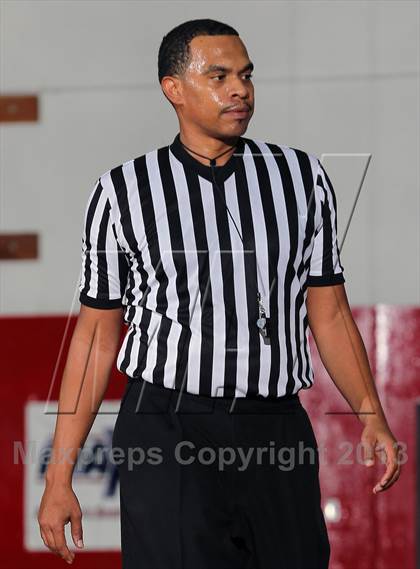 Thumbnail 3 in Perris vs Sacred Heart (MaxPreps Holiday Classic) photogallery.