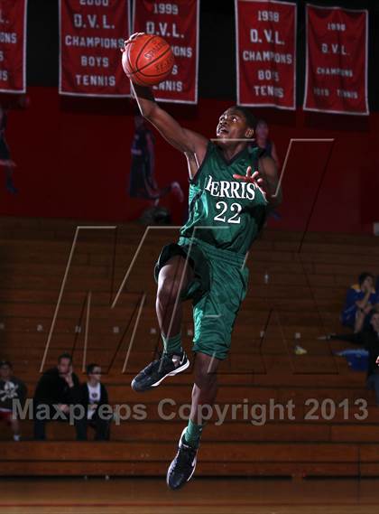 Thumbnail 2 in Perris vs Sacred Heart (MaxPreps Holiday Classic) photogallery.
