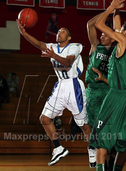 Thumbnail 3 in Perris vs Sacred Heart (MaxPreps Holiday Classic) photogallery.
