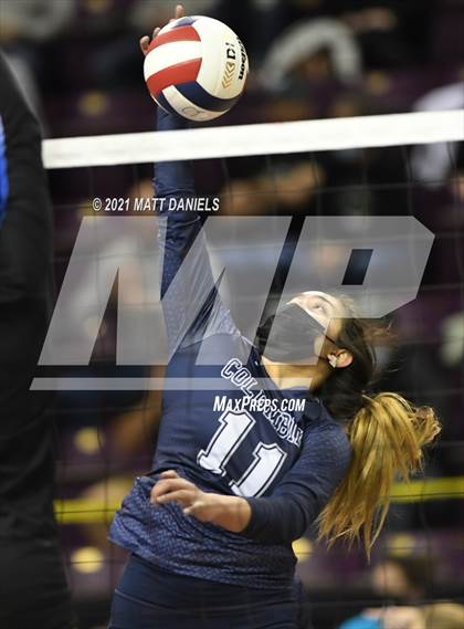 Thumbnail 2 in Grandview vs. Columbine (CHSAA 5A Semifinal) photogallery.