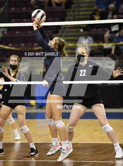 Thumbnail 3 in Grandview vs. Columbine (CHSAA 5A Semifinal) photogallery.