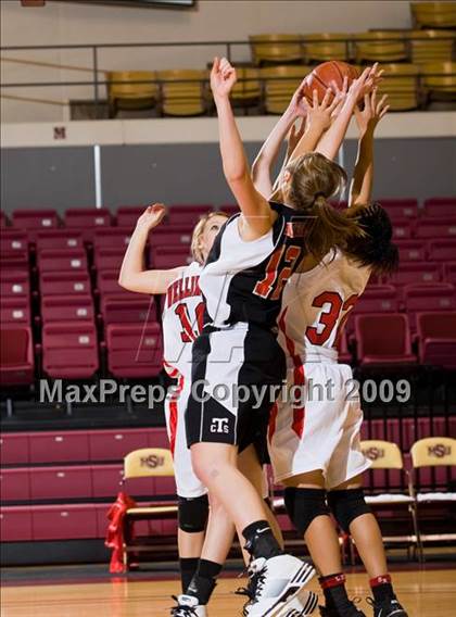 Thumbnail 3 in Wellington vs Texoma Christian (Fantasy of Lights Tournament) photogallery.