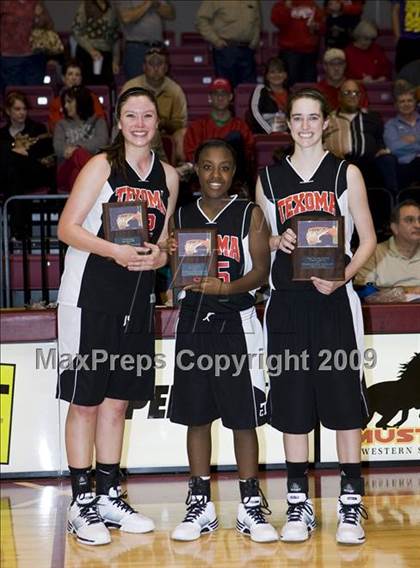 Thumbnail 2 in Wellington vs Texoma Christian (Fantasy of Lights Tournament) photogallery.