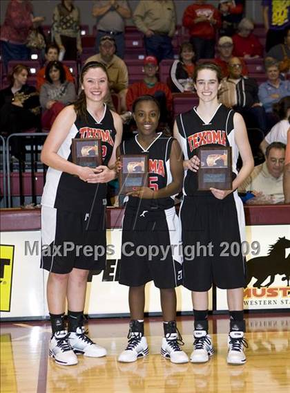 Thumbnail 3 in Wellington vs Texoma Christian (Fantasy of Lights Tournament) photogallery.