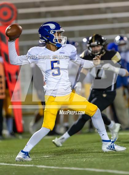 Thumbnail 3 in Omaha North @ Lincoln Southeast photogallery.