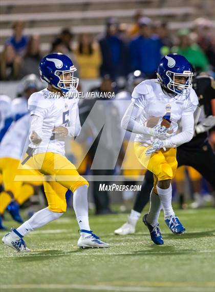 Thumbnail 3 in Omaha North @ Lincoln Southeast photogallery.
