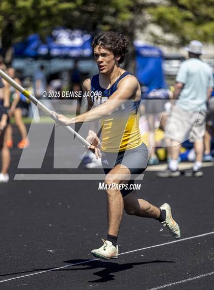 Thumbnail 3 in Myrhum Invitational (High Jump/Pole Vault) photogallery.