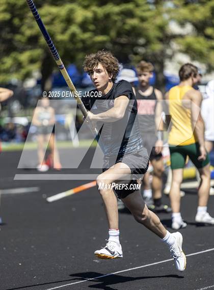 Thumbnail 3 in Myrhum Invitational (High Jump/Pole Vault) photogallery.